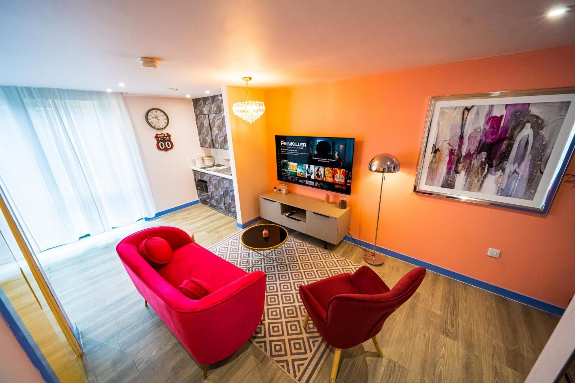 Outstanding Deluxe Self Contained Sheffield